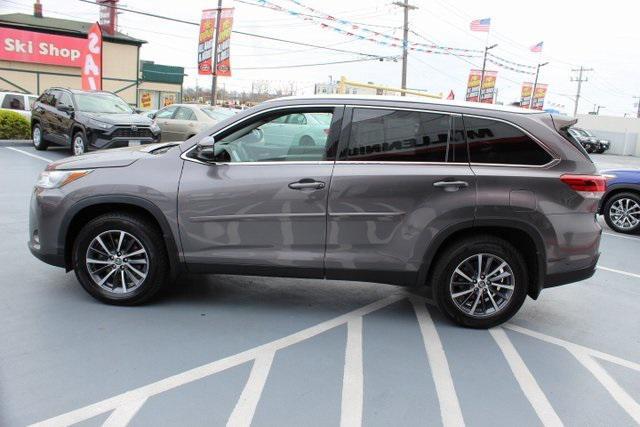 used 2019 Toyota Highlander car, priced at $25,995