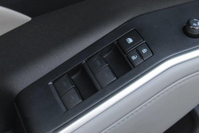 used 2020 Toyota Highlander Hybrid car, priced at $29,995