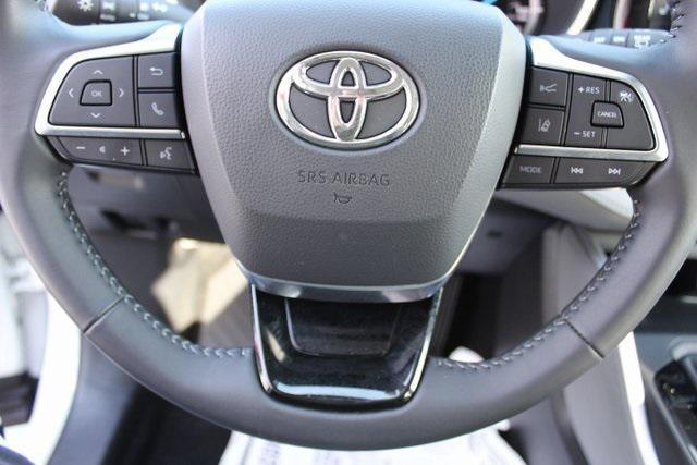used 2020 Toyota Highlander Hybrid car, priced at $29,995