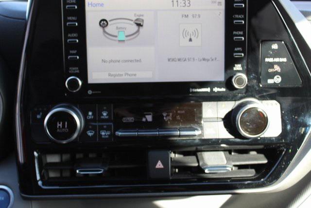 used 2020 Toyota Highlander Hybrid car, priced at $29,995