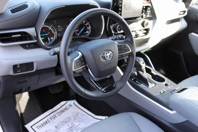 used 2020 Toyota Highlander Hybrid car, priced at $29,995