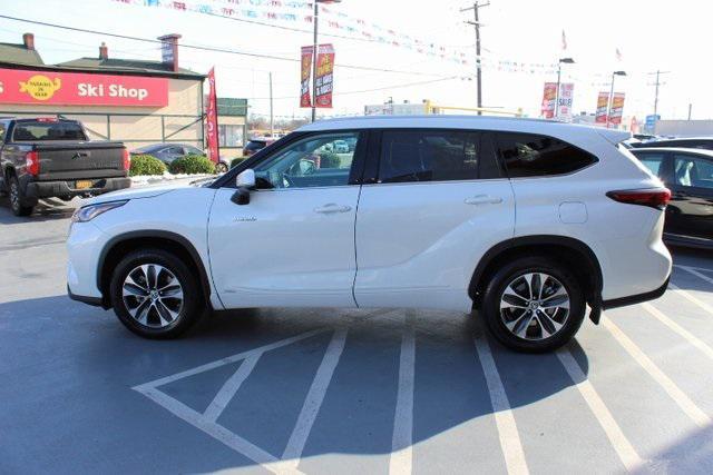 used 2020 Toyota Highlander Hybrid car, priced at $29,995