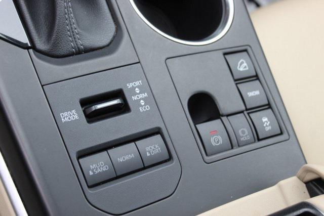 used 2023 Toyota Highlander car, priced at $39,995