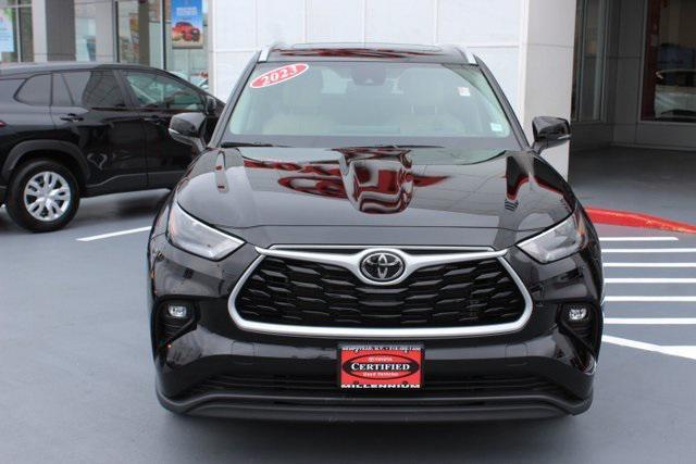 used 2023 Toyota Highlander car, priced at $39,995
