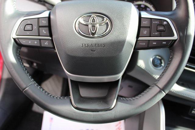 used 2022 Toyota Highlander car, priced at $36,995
