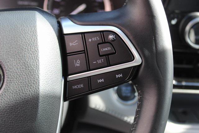 used 2022 Toyota Highlander car, priced at $36,995