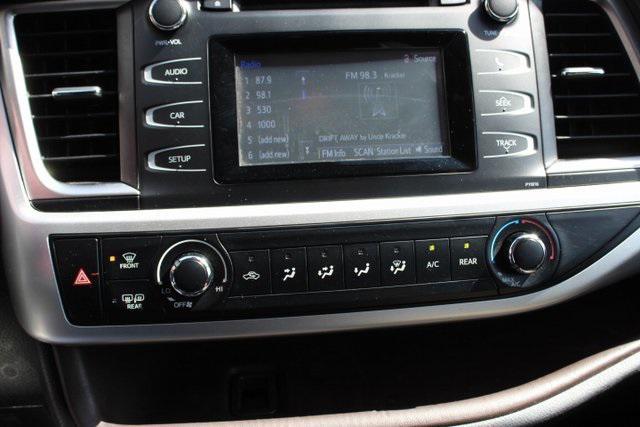 used 2019 Toyota Highlander car, priced at $23,995
