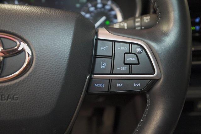used 2022 Toyota Highlander car, priced at $43,995