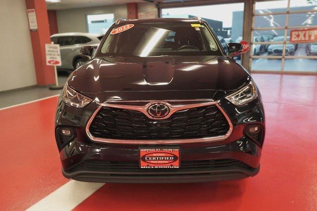 used 2022 Toyota Highlander car, priced at $43,995