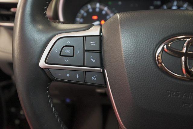 used 2022 Toyota Highlander car, priced at $43,995