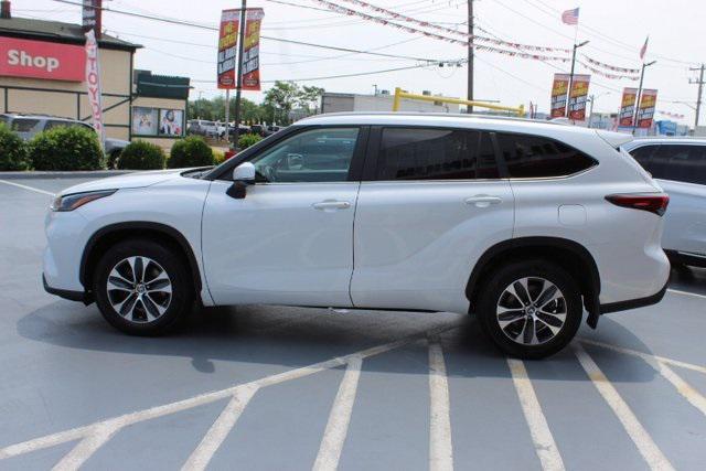 used 2023 Toyota Highlander car, priced at $38,995