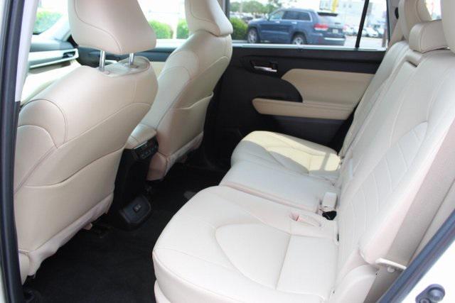 used 2023 Toyota Highlander car, priced at $38,995