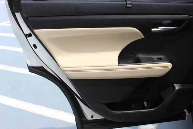 used 2023 Toyota Highlander car, priced at $38,995