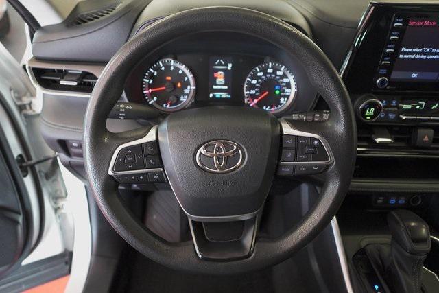 used 2022 Toyota Highlander car, priced at $33,995