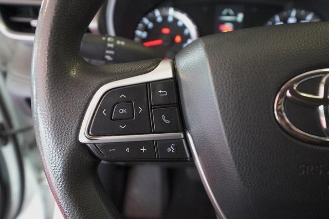 used 2022 Toyota Highlander car, priced at $33,995