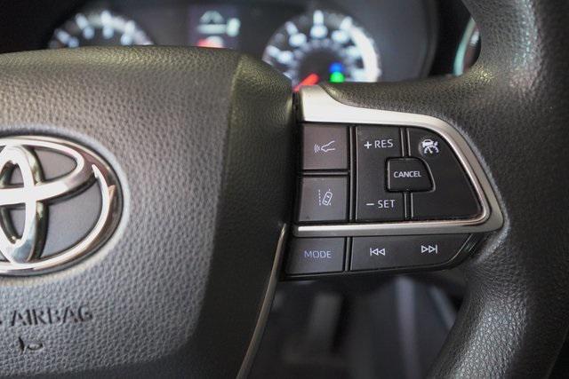 used 2022 Toyota Highlander car, priced at $33,995
