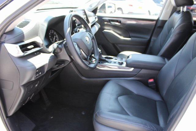used 2021 Toyota Highlander car, priced at $37,995