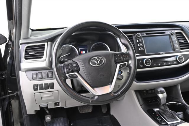 used 2018 Toyota Highlander car, priced at $25,988