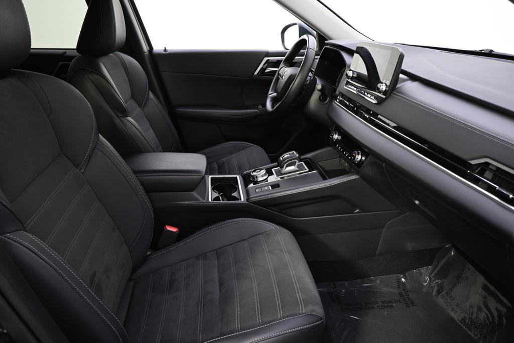 used 2024 Mitsubishi Outlander car, priced at $24,888