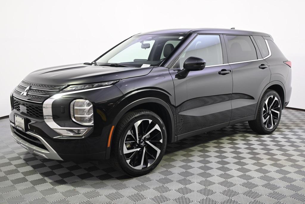 used 2024 Mitsubishi Outlander car, priced at $24,888