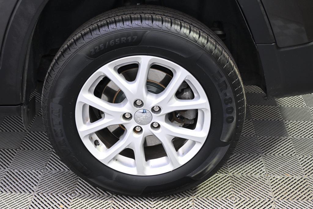 used 2018 Jeep Cherokee car, priced at $13,888