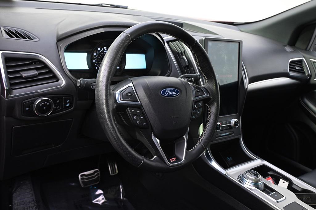 used 2024 Ford Edge car, priced at $32,988
