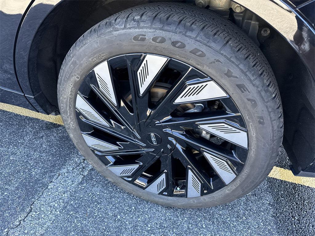 used 2024 Lincoln Nautilus car, priced at $49,859