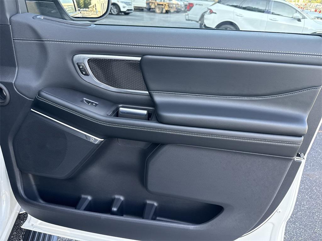 new 2025 Ford Expedition car, priced at $82,655