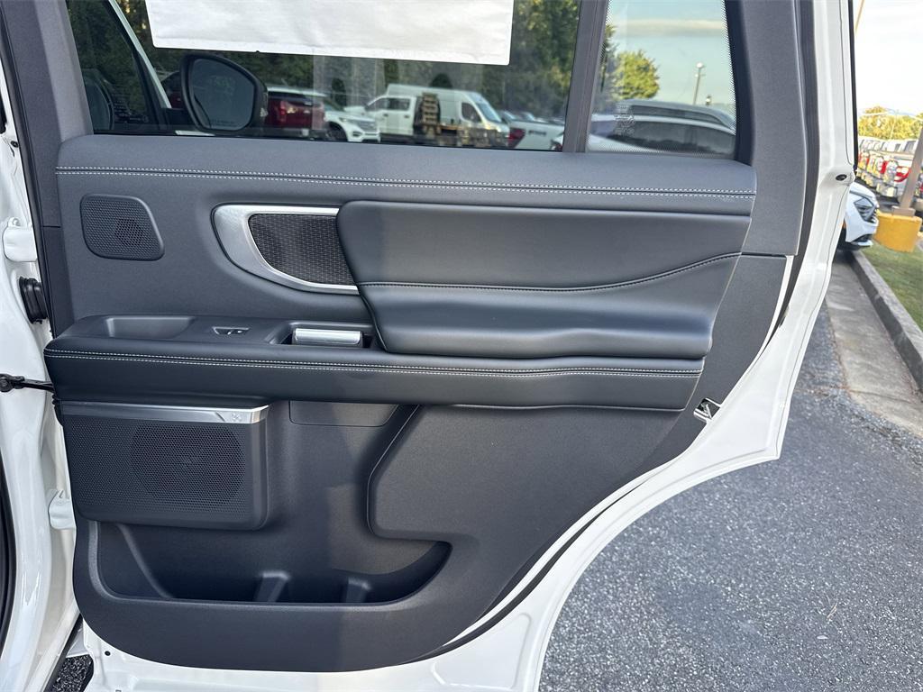 new 2025 Ford Expedition car, priced at $82,655