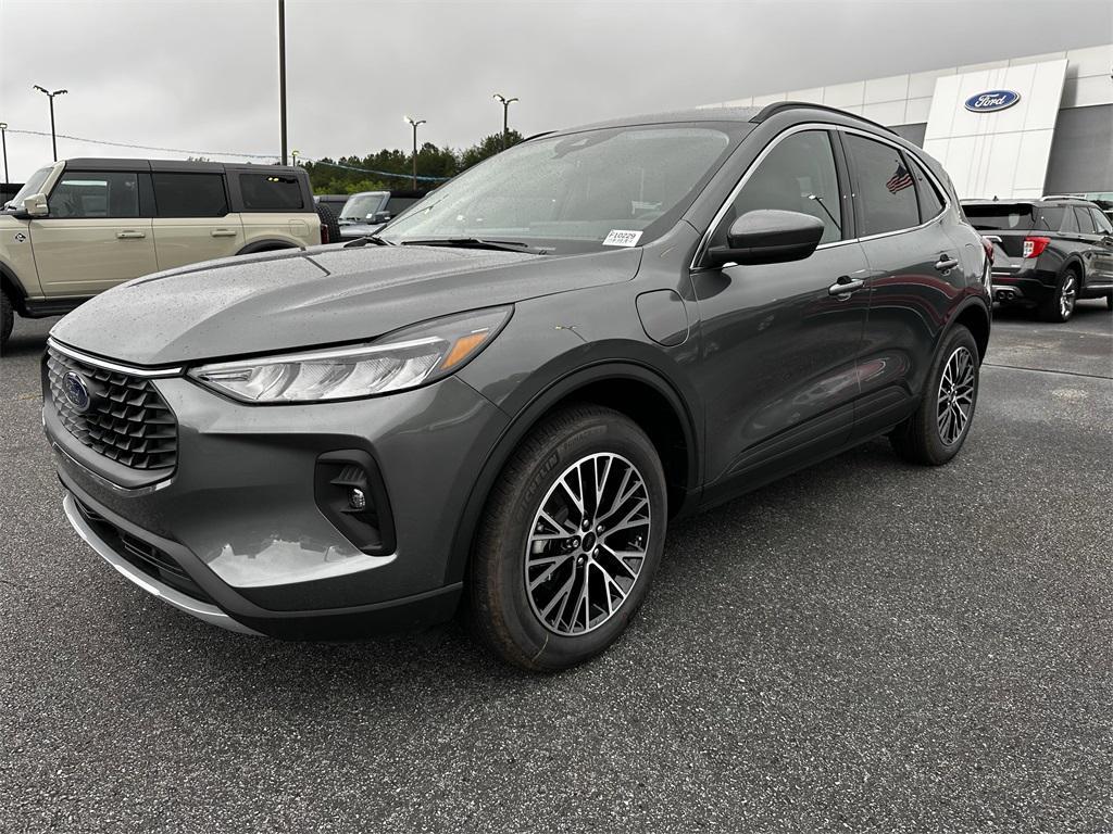 new 2025 Ford Escape PHEV car, priced at $33,395