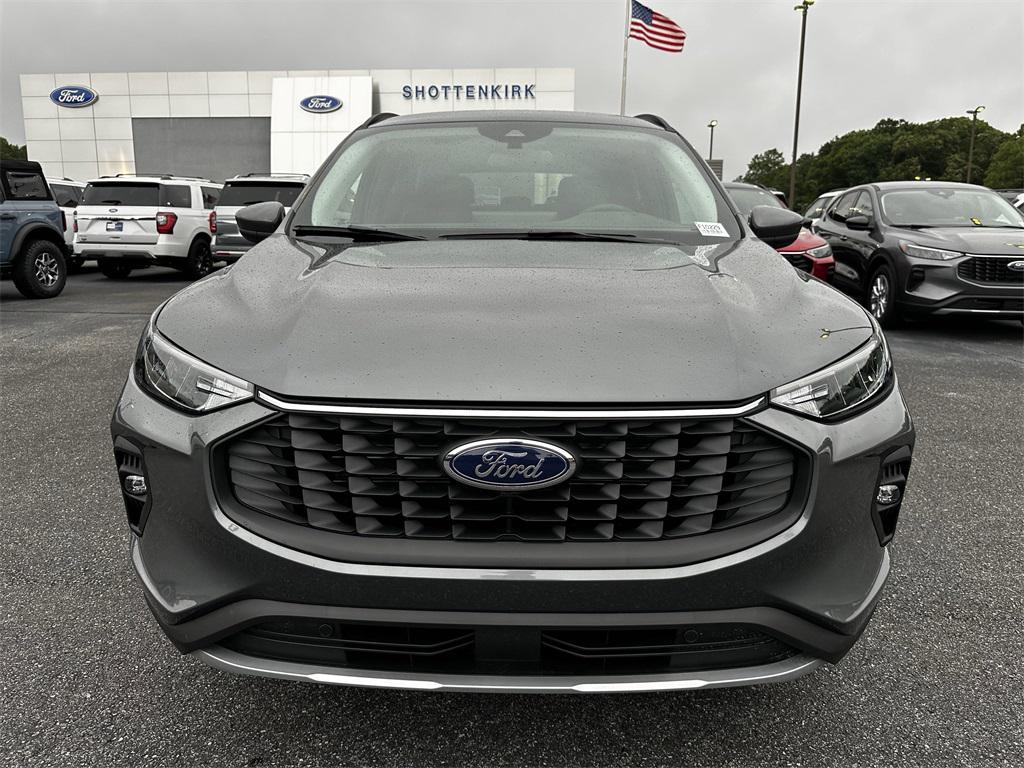 new 2025 Ford Escape PHEV car, priced at $33,395
