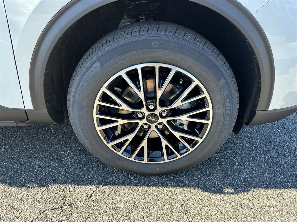 new 2025 Ford Escape PHEV car, priced at $34,590