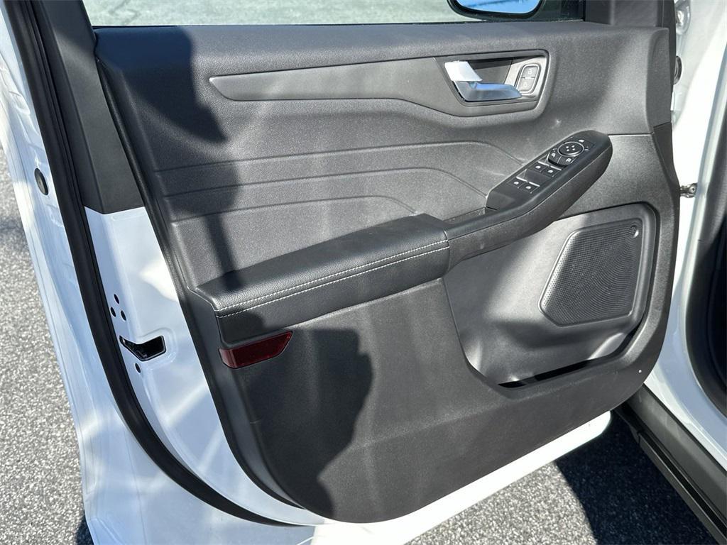 new 2025 Ford Escape PHEV car, priced at $34,590