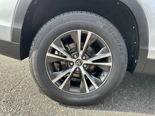 used 2019 Toyota Highlander car, priced at $25,720