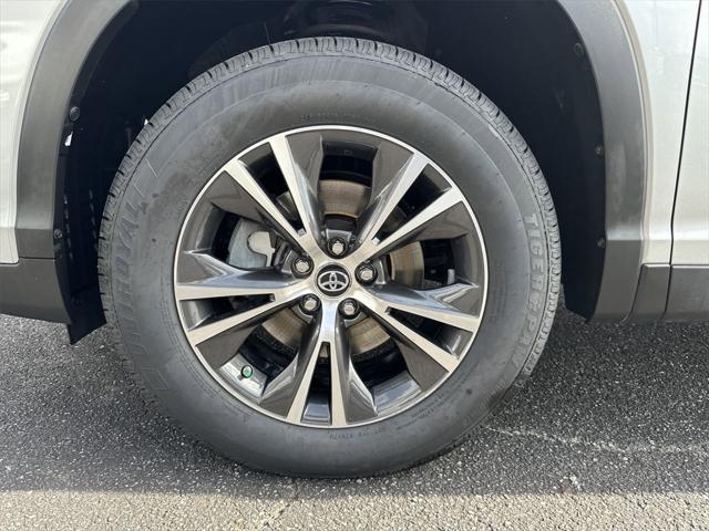 used 2019 Toyota Highlander car, priced at $25,720