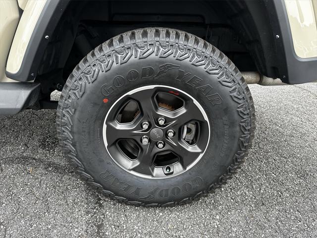 used 2022 Jeep Gladiator car, priced at $37,428