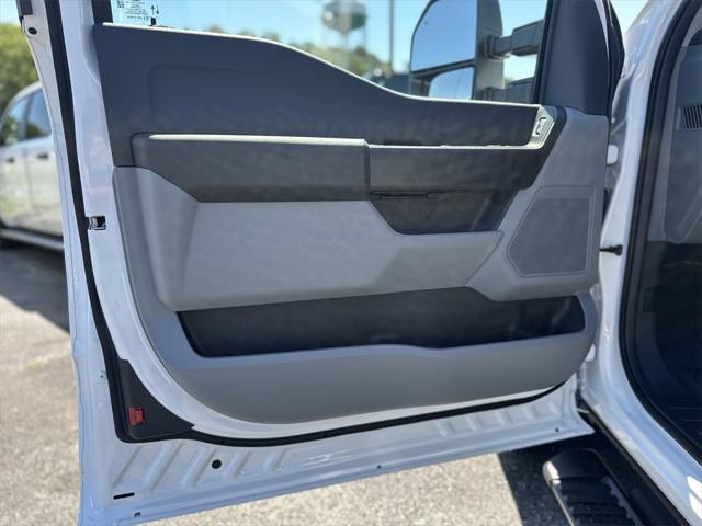new 2025 Ford F-350 car, priced at $60,720