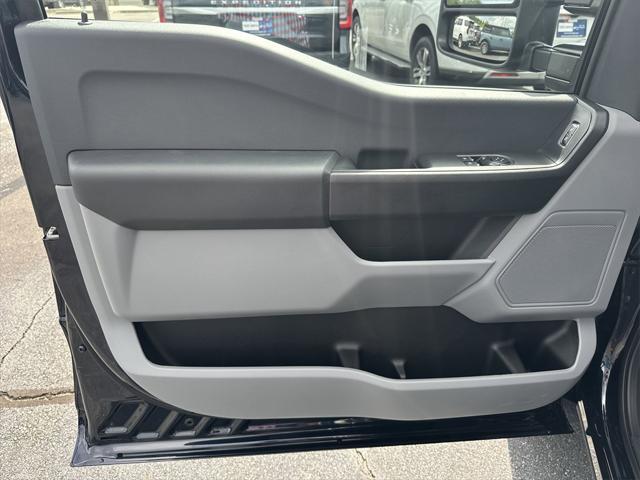 new 2025 Ford F-350 car, priced at $57,690