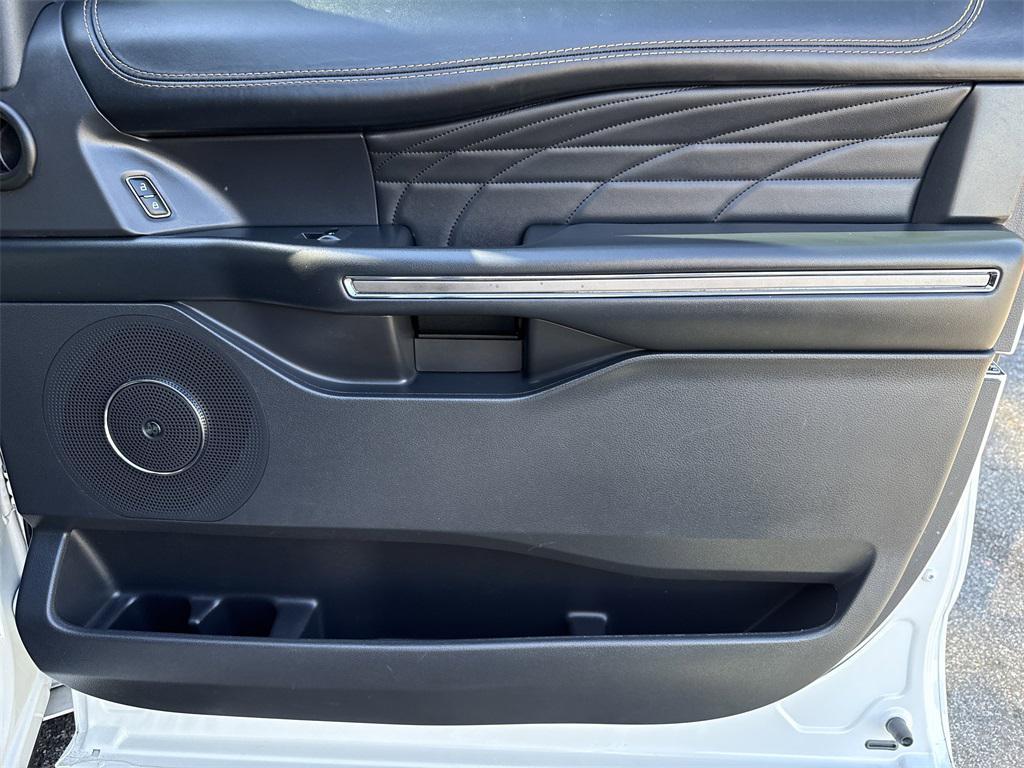 used 2023 Ford Expedition car, priced at $60,700