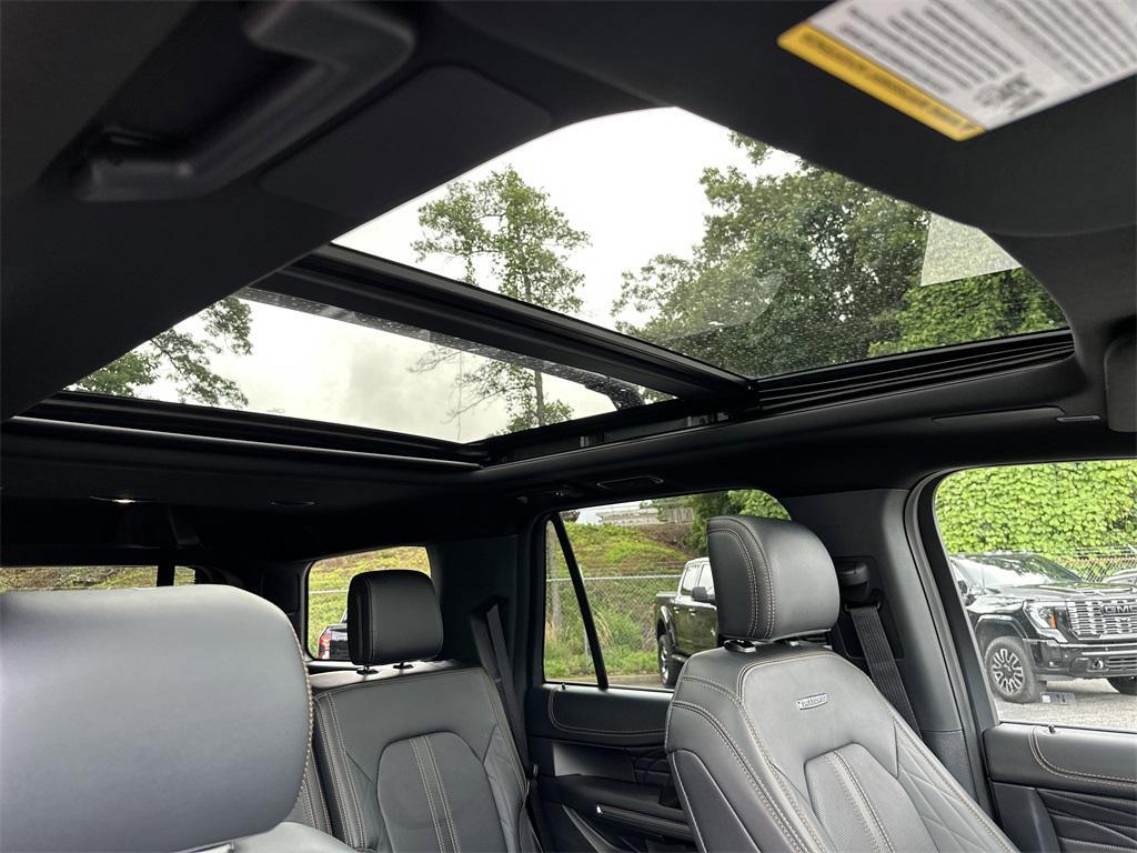 used 2024 Ford Expedition car, priced at $67,998