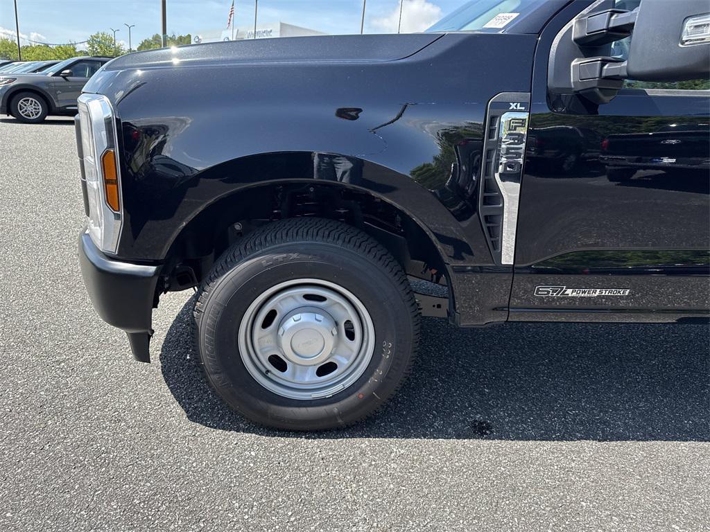 new 2025 Ford F-350 car, priced at $52,280