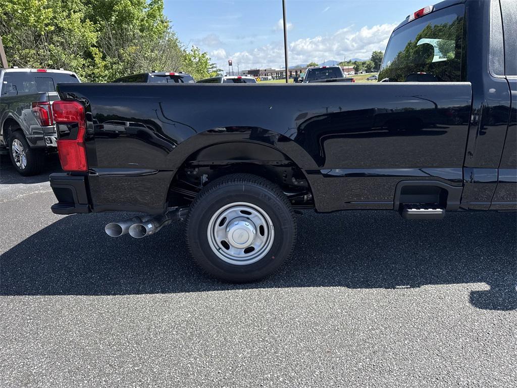 new 2025 Ford F-350 car, priced at $52,280