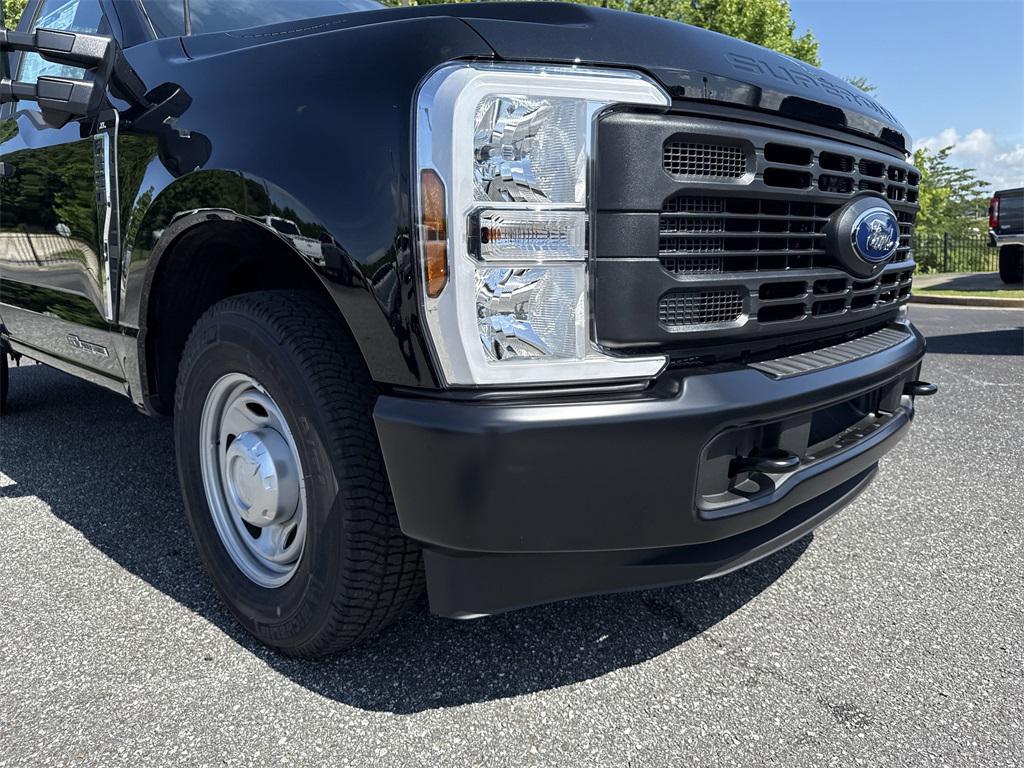 new 2025 Ford F-350 car, priced at $52,280