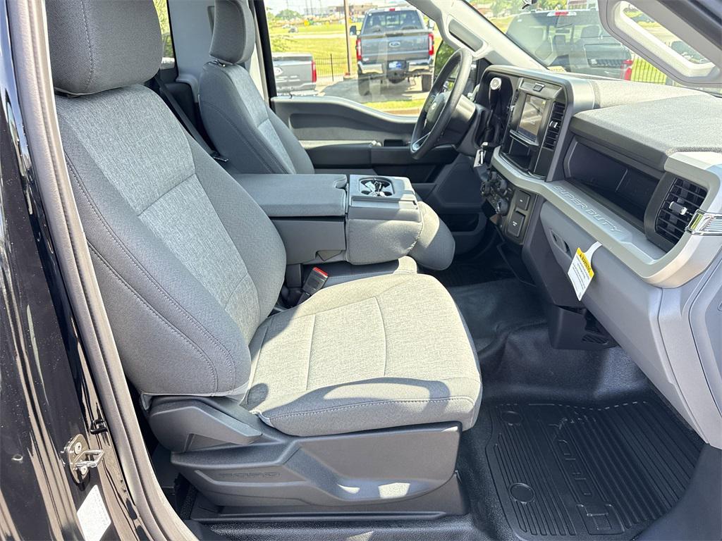 new 2025 Ford F-350 car, priced at $52,280