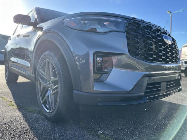 new 2025 Ford Explorer car, priced at $52,335