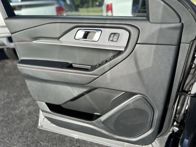 new 2025 Ford Explorer car, priced at $52,335