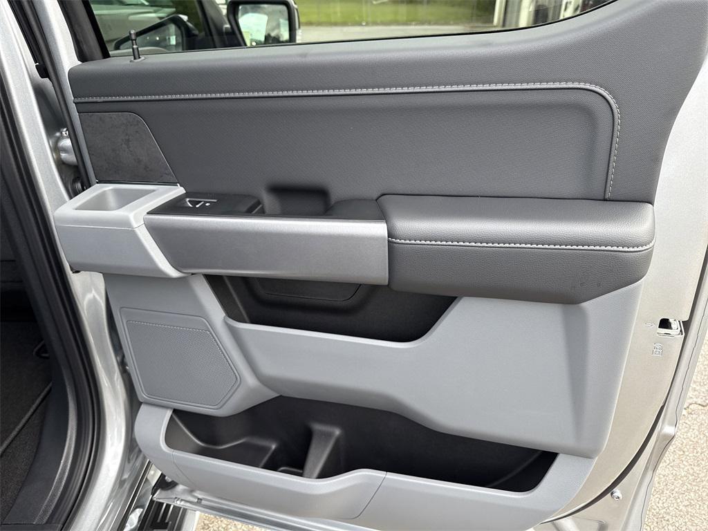 new 2025 Ford F-150 car, priced at $57,595