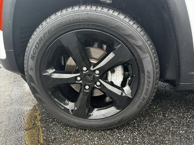 used 2024 Jeep Grand Cherokee car, priced at $40,628