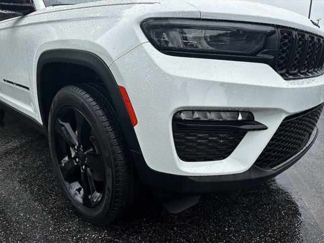 used 2024 Jeep Grand Cherokee car, priced at $40,628