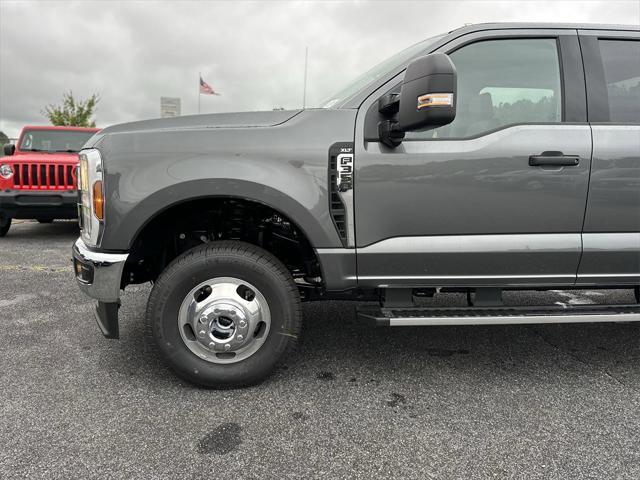 new 2025 Ford F-350 car, priced at $62,415